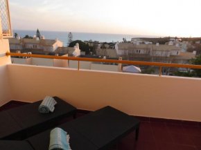Quinta das Palmeiras, Sea View and Pool in Porches